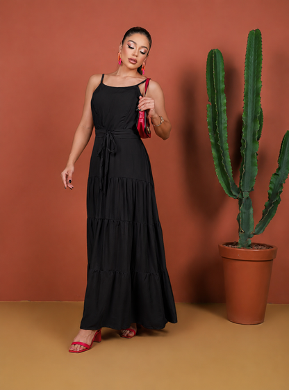 Langes Kleid mit Gürtel